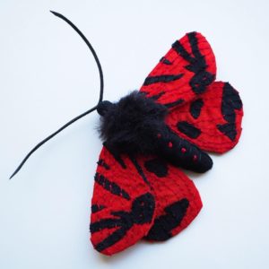 夢覚蛾 Mukaku-moss ; brooch