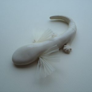 這うもの <雄> / Crawling creature M. （1500×1300×300㎜）