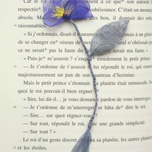 Bookmark : blue flower