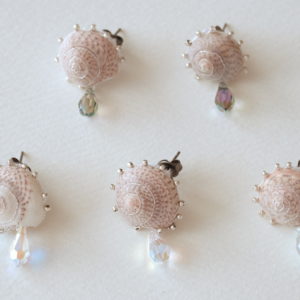 貝の片耳ピアス