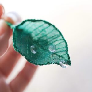 葉っぱのピアス　（2024）