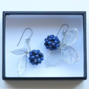 ラピスラズリの実　イヤリング